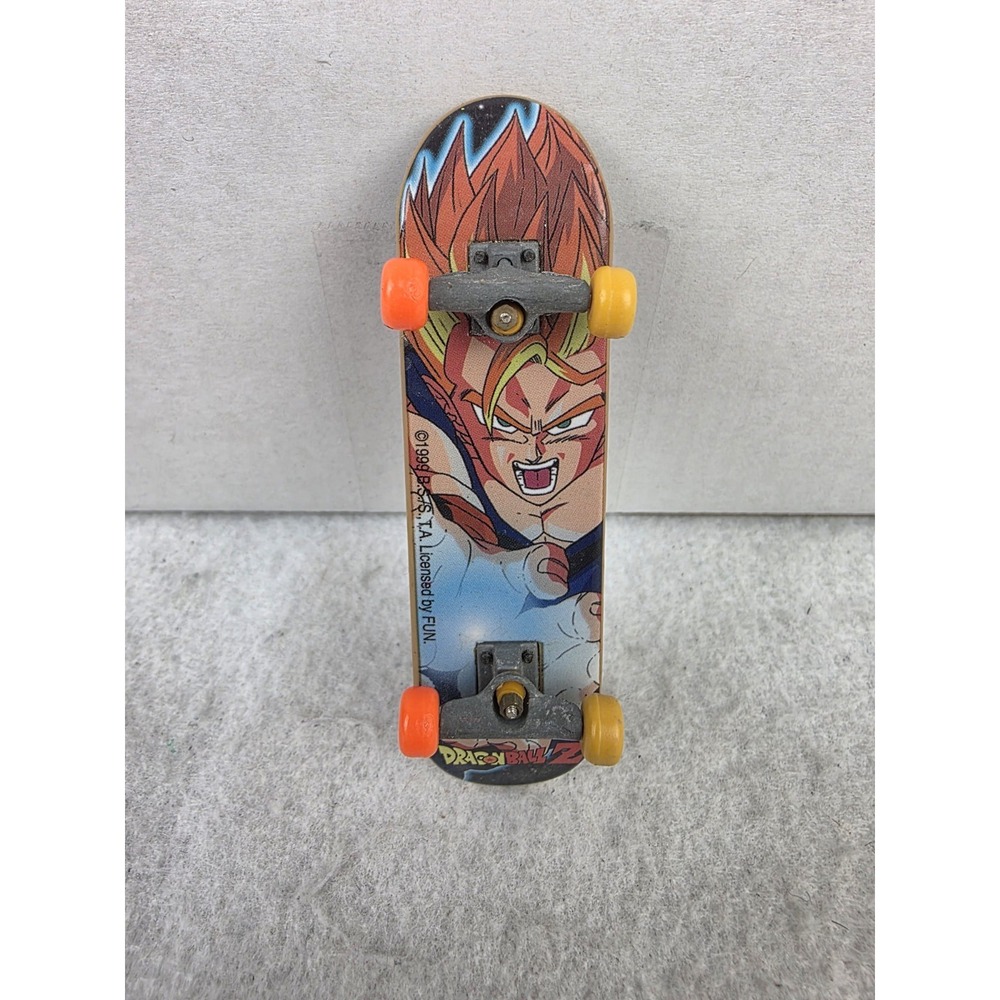 1999 Dragon Ball Z Super Saiyan Son Goku Mini Skateboard Fingerboard Kamehameha